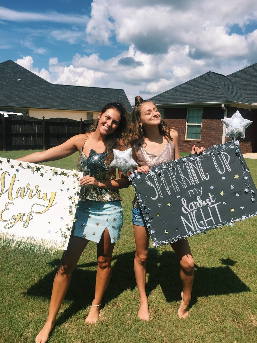 Ems_reputation's tweet image. our starry eyes will put those Georgia stars to shame Saturday night ✨💫 ⭐️🌟
sec 131 row 12 seats 9-10 
#repTourAtlanta @taylorswift13 @taylornation13