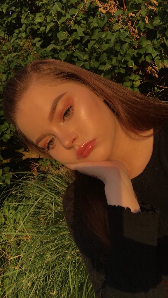 RudeEthan's tweet photo. Happy Tuesday! 🌻

I’m so glad you’re okay E, be careful always 🧡

#TuesdaySelfie 
@EthanDolan @GraysonDolan https://t.co/1TpDdRx5Im