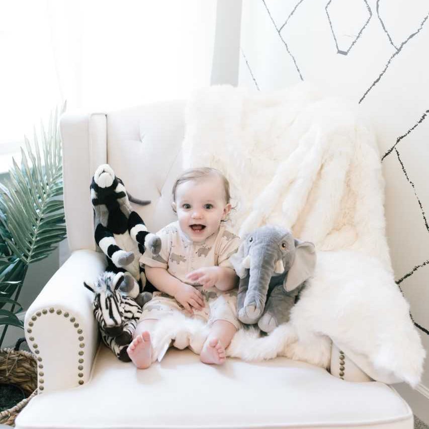 Cozy goals ✨ Featuring our Luxe Loft Throw in cream! Photo by <a href="/beausandashley/">Beaus & Ashley</a>