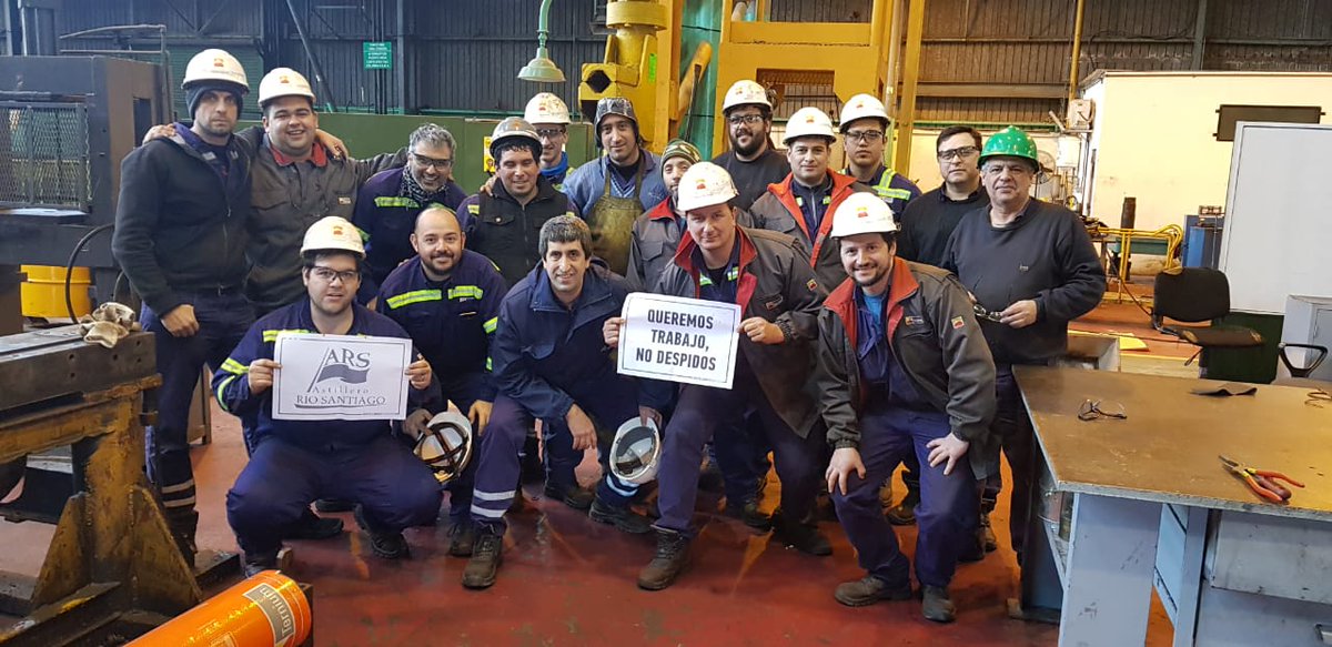TodosSomosARS's tweet photo. Los trabajadores de #Propulsora nos mandan esta fotaza en apoyo a nuestra lucha💪
#QueremosTrabajoNoDespidos #TodosSomosAstillero https://t.co/foCLET9kNh