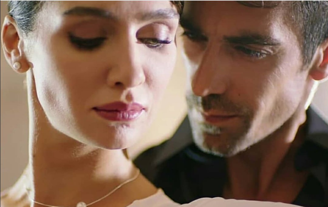 Siyah&amp;Beyaz&amp;AŞK 
Güzel ve Çirkin❤❤

#GüzelVeÇirkin #SiyahBeyazAşk