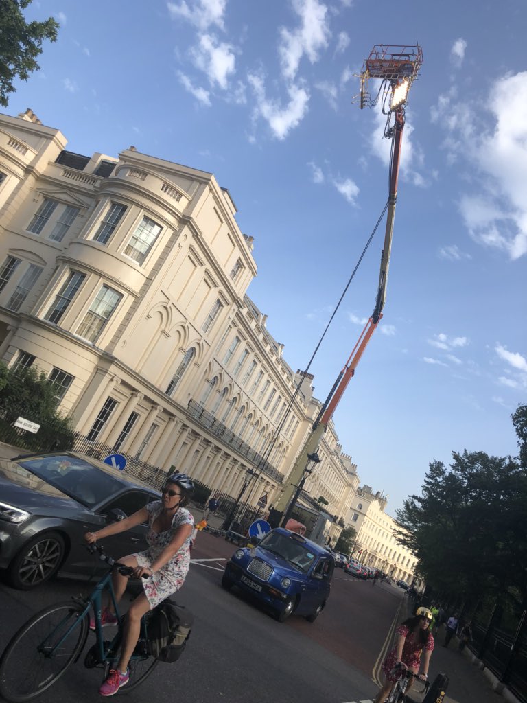 geekdevil's tweet image. .@WonderWomanFilm #filming in #London for the next few days at St Andrews Place / #RegentsPark #PetoPlace #WonderWoman1984 #MagicHour #GalGadot #PattyJenkins #ChrisPine #KristenWiig #PedroPascal #WonderWoman #DCEU #DC #GeekDevil
