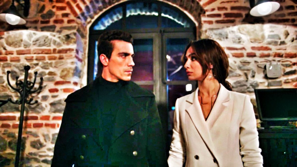 Bence siz büyülüsünüz. Bakan çarpılıyor bir daha kendini kurtaramıyor. Sihrinize çok pis kapıldım. Halimden de çok memnunum. #GüzelveÇirkin #SiyahBeyazAşk #AsFer