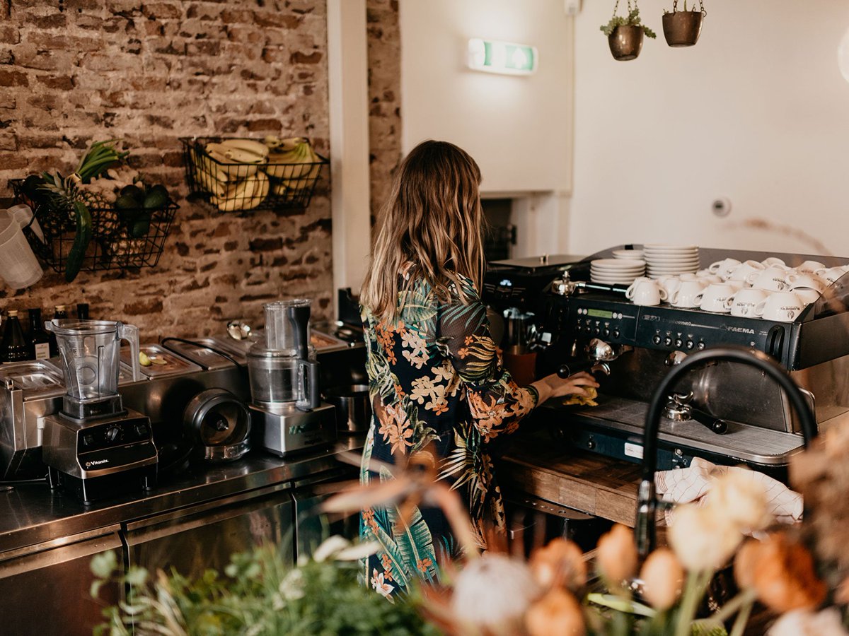 crossmarks's tweet image. MUST SEE: Oerwoud, stadstuinwinkel en health café in de binnenstad van Den Bosch... bit.ly/2M3s7OW