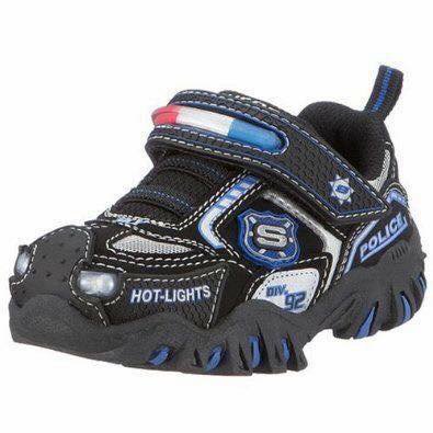 LMPD's tweet photo. Equipment Update: All LMPD officers have been issued these bad boys. Good luck out-running us, ain't gonna happen. #LMPD #KicksGameIsJustRude #DontGetJujitsued #CrossTrainers #ForrestGumpWheels #TheyLightUp #OnFleek #JsOnMyFeet_SoGetLikeMe #LikeMike #FootChaseProbs https://t.co/o5HGx6PcCC