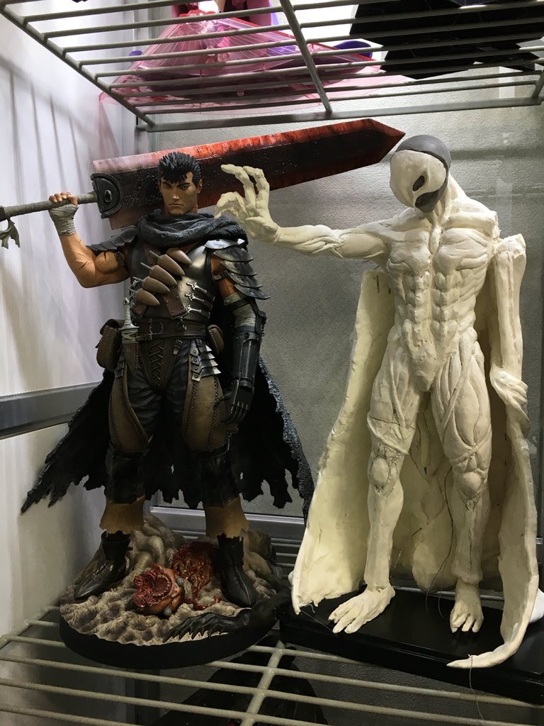 mikopon13's tweet photo. 赤尾さんのガッツの横に並べたいがために作っているので、少しマッチョな点以外、身長から又の位置までほぼほぼ設定通りです。
ちなみに映画の黄金時代編を参考にしています。 https://t.co/QIZC7RhO7l