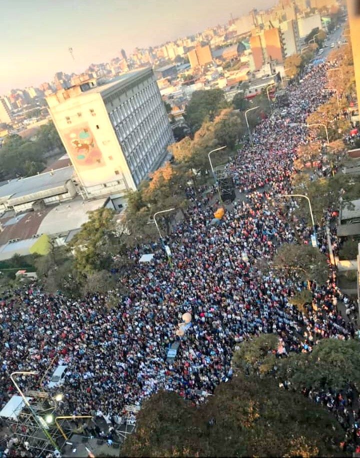 marianoobarrio's tweet photo. El país salió a la calle a reclamar que #CuidemoslasDosVidas Los senadores tienen la palabra. La #Olaceleste era un gigante dormido y ya no es más silencioso. Se sabe ahora q #ArgentinaEsProvida y q defendemos los valores humanos con el alma #Obelisco #Cordoba #Tucuman #Chaco https://t.co/6cFu7qFC6J