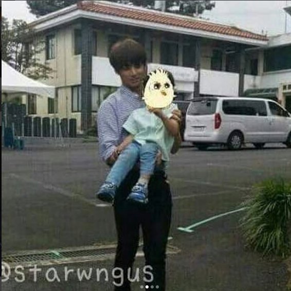 BangPink11's tweet photo. BTS JUNGKOOK WITH A LUCKY KID
I'M NOT CRYING YOU ARE
WHEN WILL I EVER MEET HIM :(
#BTS #JUNGKOOK #lUCKY_fAN #lUCKY_KID #JHOPE #JIN #JIMIN #V #rAP_MONSTER #SUGA @BTS_twt https://t.co/vsgSCkmq0b