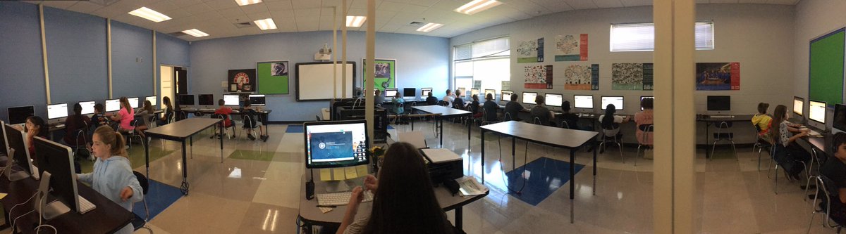cgarrison5526's tweet image. Day 2 and they are already rocking functions! #karel #turnRight(); #psmsProgramming #sixthgrade @PSMSBulldogs #personalizedlearning @VITALK12