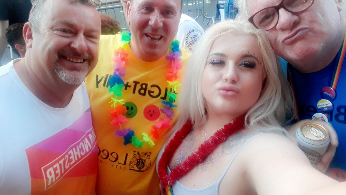 RachelleW123's tweet photo. #leedslgbt #LeedsPride #Leedscitycouncil #LeedsPride2018 Fantastic day! Great pouting 😂🌈 https://t.co/QVYUP4KMXe