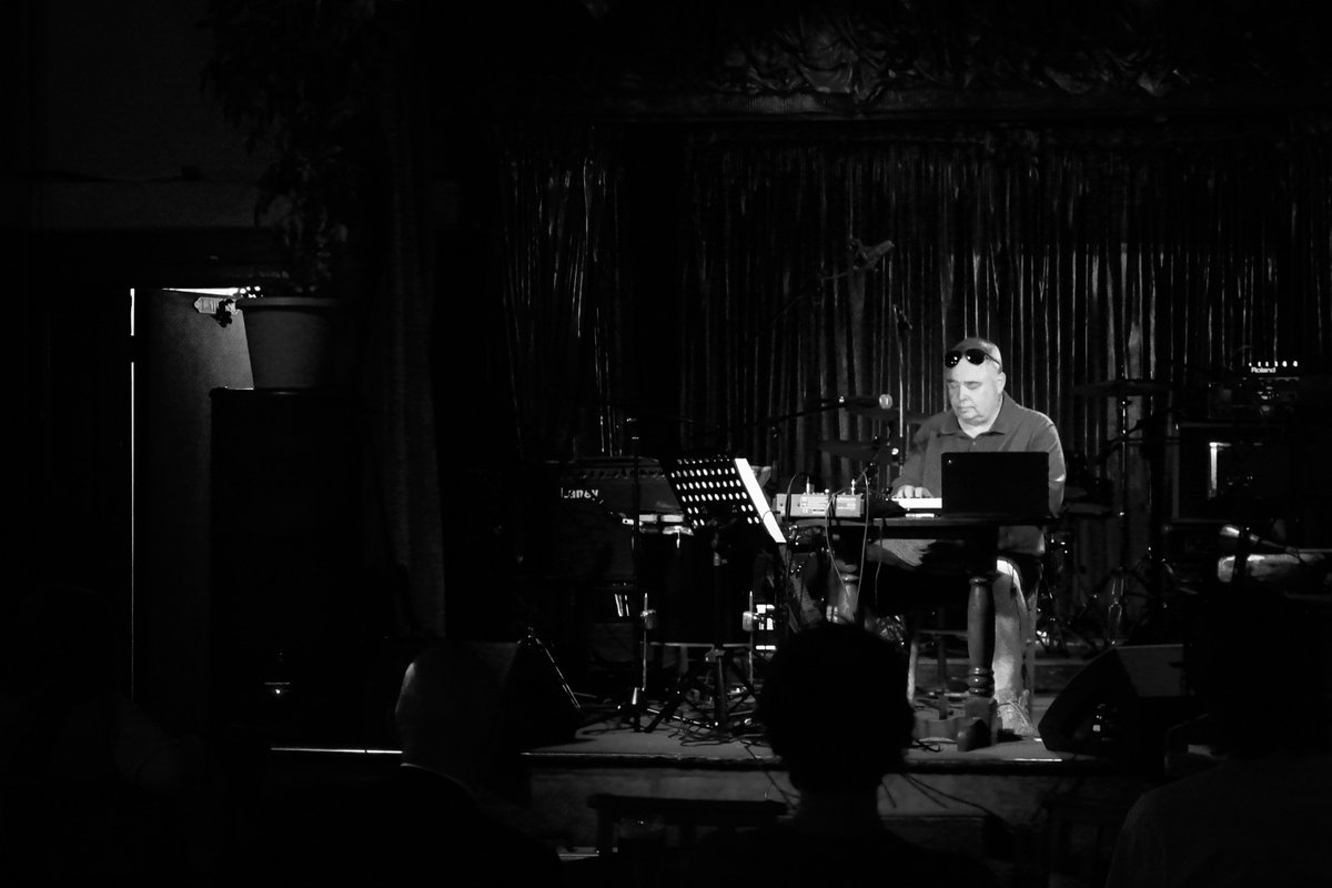 EnviroSoundFnd's tweet image. New EP has 2 Sound Art tracks. Can&apos;t put any new material on my @BBCIntroducing page for another 16 days @ReducedListen but you can hear #Convergence1 as part of the #SonicSketchbook playlist soundcloud.com/environmental-… #MusicalSoundArt