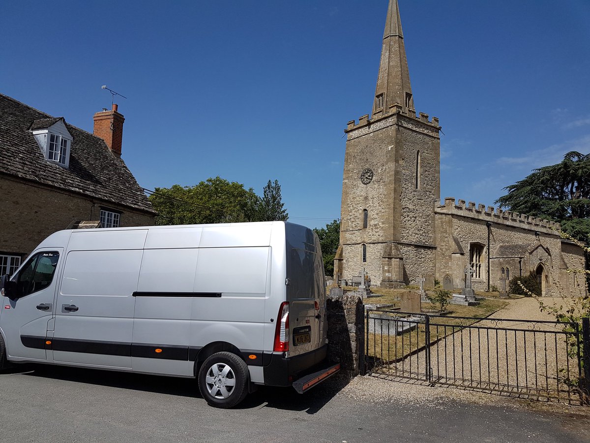 AA2B_Couriers's tweet photo. Out and about today in Shellingford on the outskirts of the Cotswolds
Great weather
Great history
Fantastic clients
#AA2B
#specialistlogistics https://t.co/R0BV3nYEot