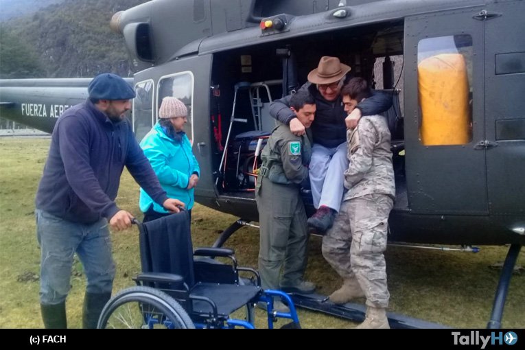 RevistaTallyHo's tweet photo. Adulto mayor con movilidad reducida es trasladado por la FACH desde Puerto Montt a remota localidad de Ventisquero
https://t.co/rjT804FSuy
@FACh_Chile @GPLLanquihue #FACH #IIIBrigada #Bell412 #Llanquihue #ElTepual https://t.co/WR7Qx7VjRO