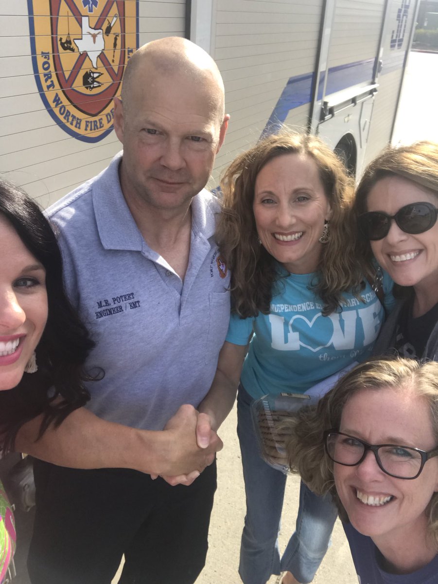 AmandaSugg's tweet photo. Team 4 inspire giving the local fire department tea and cookies to complete the fun &amp; positive challenge for #IESinspire @FeemsterLaura @CathySchlebach  @Cdhood https://t.co/p5hOUQFsQ9