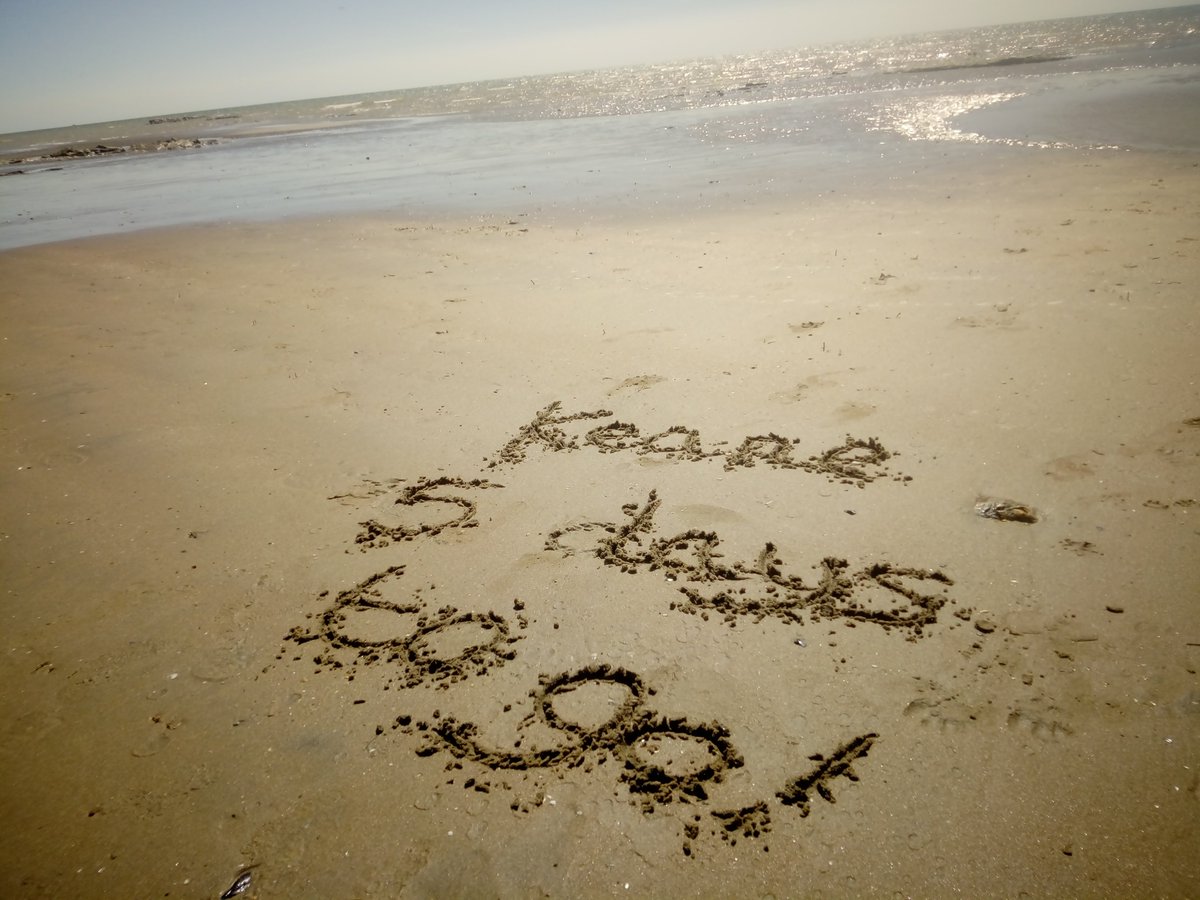 1066Times's tweet photo. #HappyMonday ! 5 day countdown to the #Keane concert THIS Saturday at #BattleAbbey #Battle #Homecoming #Reunion gig! 🍾 ✨ #SomewherOnlyWeKnow 💓 #TomChaplin #BattleFestival https://t.co/oEP4XpUrpL