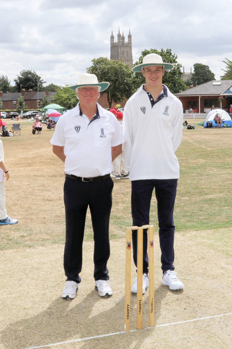 GlosCricketFdn's tweet photo. Nine young cricketers have taken their first steps into umpiring thanks to a brilliant new initiative from #GACUS. https://t.co/bqQMJwfZZ3 https://t.co/Js2ChlppwI