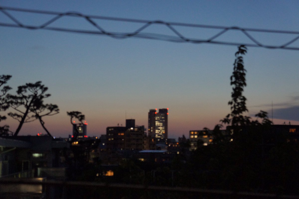 pijemi's tweet photo. 部屋出た時のこの景色と空が好きだなぁ。

#写真 #夕日がいい https://t.co/IC0I18Jp03