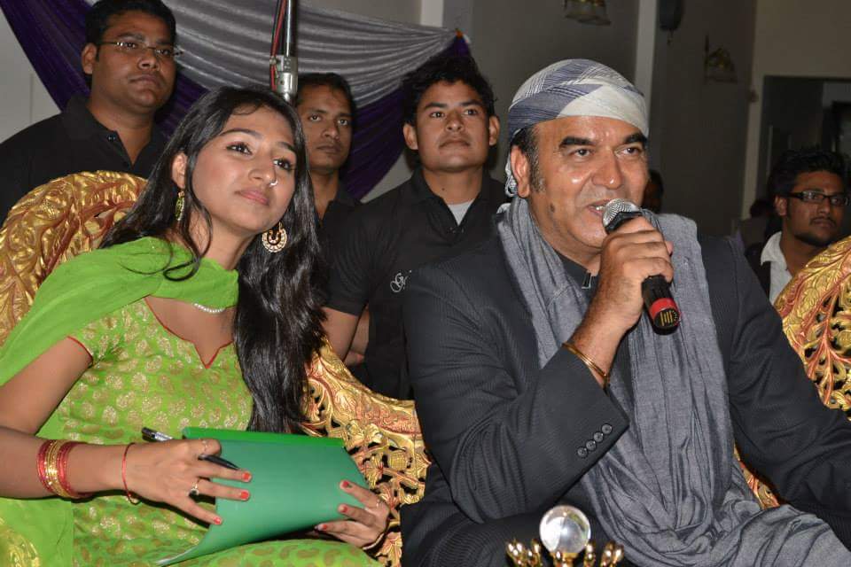 MohenaSinghWeb's tweet photo. 'She is an addiction,
she possess a pure heart and
a calm mind.' 🖤
#ThrowbackDiaries
To,
@SinghMohena Judging Grand Finale of NIDC, 2013 at कलावृक्ष School of Kathak in Mathura
#MohenaAddicted #Mohena #MohenaSingh #MohenaKumari #MohenaKumariSingh #Juding #Dance #Dancer #Event https://t.co/GVVZHX1B22
