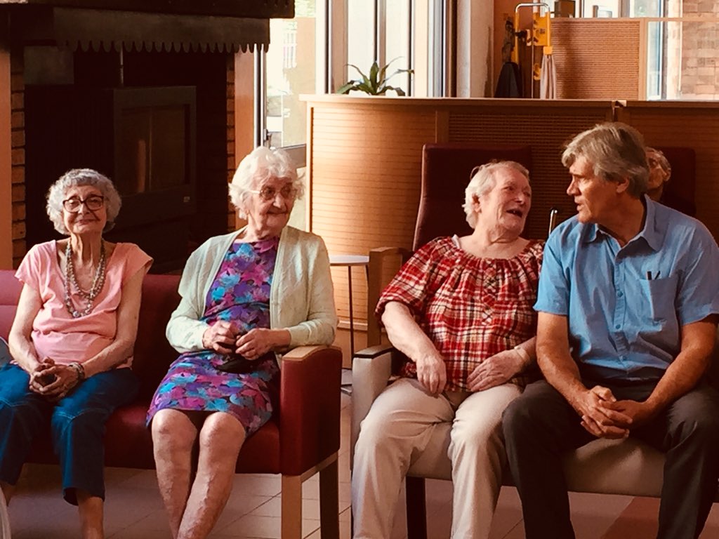 A l’EHPAD Joliot-Curie et aux urgences pédiatriques #lemans aux côtés de nos soignants qui veillent et garantissent le bon fonctionnement des urgences en ces temps de canicule. #sante #LeMans
