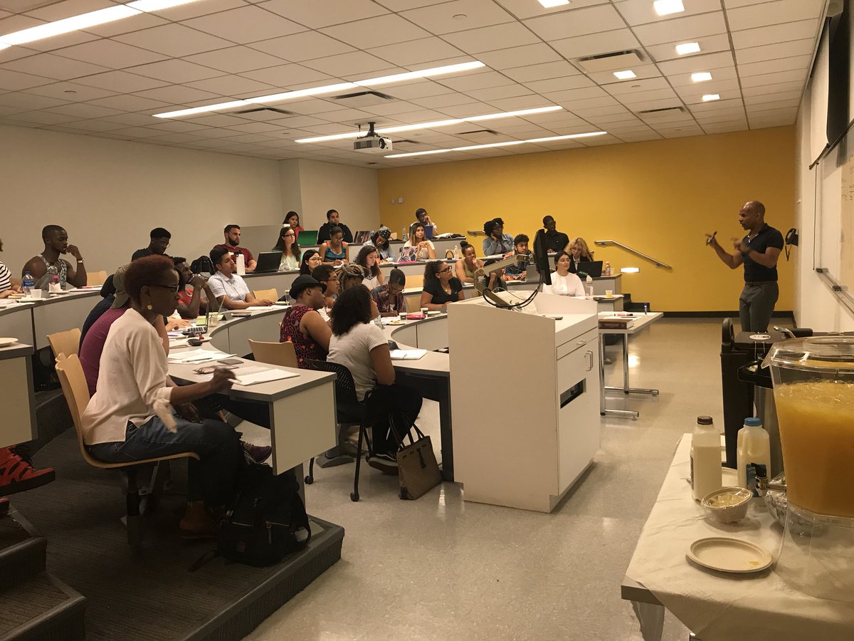 JohnJayPLI's tweet photo. Our Law School Prep Program taught by Dr. Charles Robert Davidson is underway! #JohnJayStudents #PLI #PreLawInstitute #caselaw #LSPP https://t.co/qqqraXK4pv