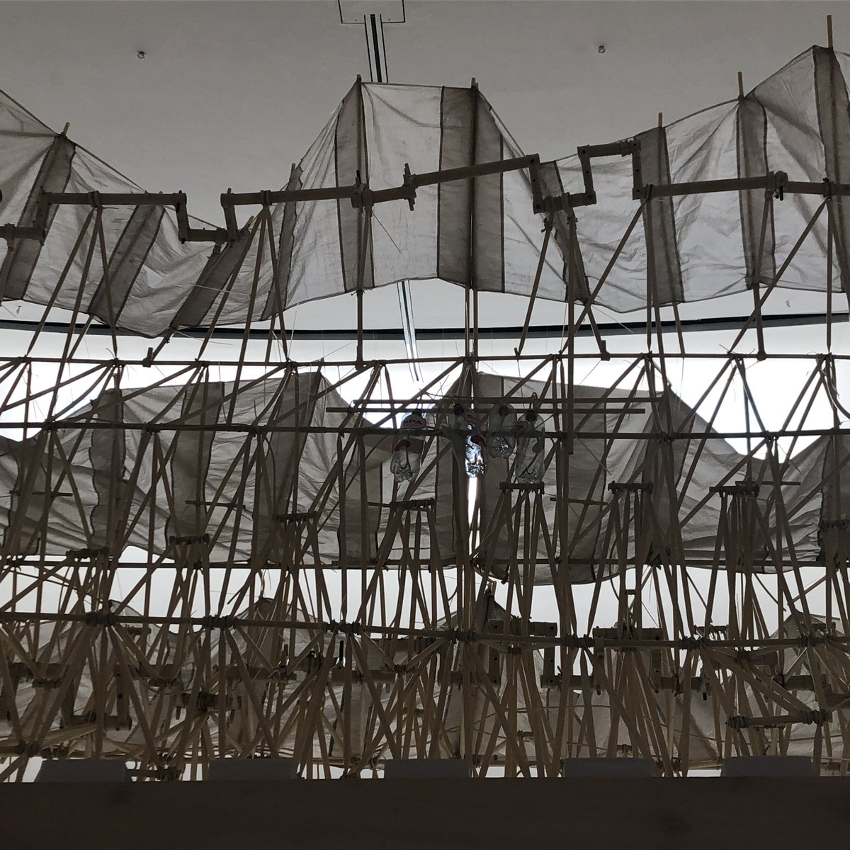 tammssssss's tweet image. So much purpose and so innovative! #strandbeests #theojansen #artsciencemuseumsg