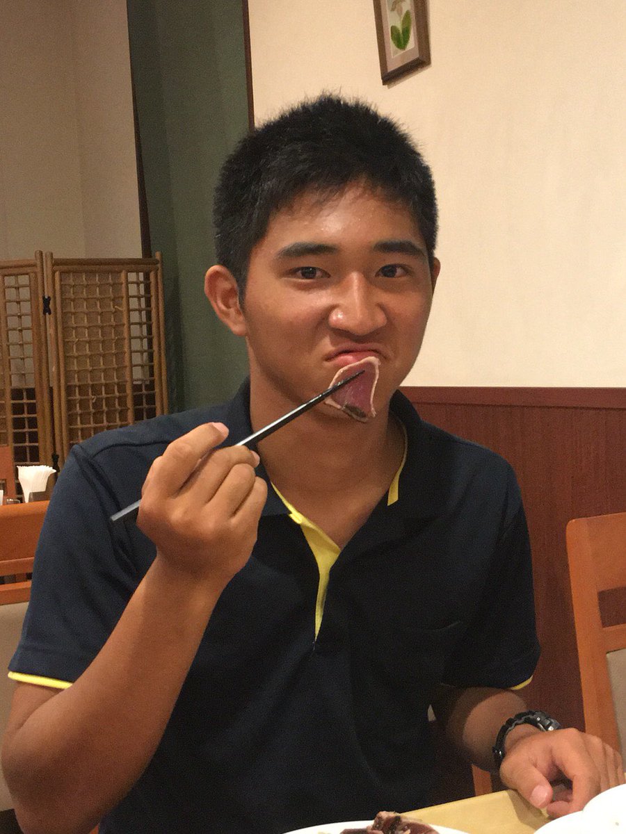 mkhinkmt0123's tweet photo. 審判研修会in愛媛
～～8月2日～5日～～
初めて、審判として県外行かせてもらってたくさん勉強になることもあったし、初めて小学生の試合をして、いろいろ難しかったけど、めちゃくちゃ楽しかった！これからの審判活動に活かしていきたいです。みんなありがとう〜😄最後謎の1枚😂😂😂 https://t.co/lPCpySbfSn