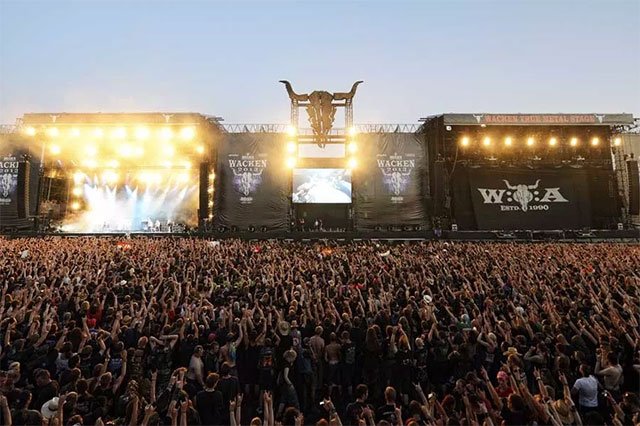 Dos ancianos se escapan de un asilo para ir a un festival de metal: bit.ly/2MaWqDc.