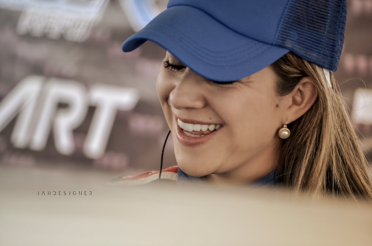 jahdesigner's tweet photo. Pilotos: @ampaoliv @miriamgiljuarez 
2nd Camera @Jimmyg25 
.
.
.
.
#drivelikeagirl #racecardriver #FelizCumpleanosBogota #FelizLunes #6Ago #racedriver #startyourengines @Autodromos @TeamSWScolombia @nortoncolombia @merjechracing @tc2000colombia https://t.co/83dvHHbTkF