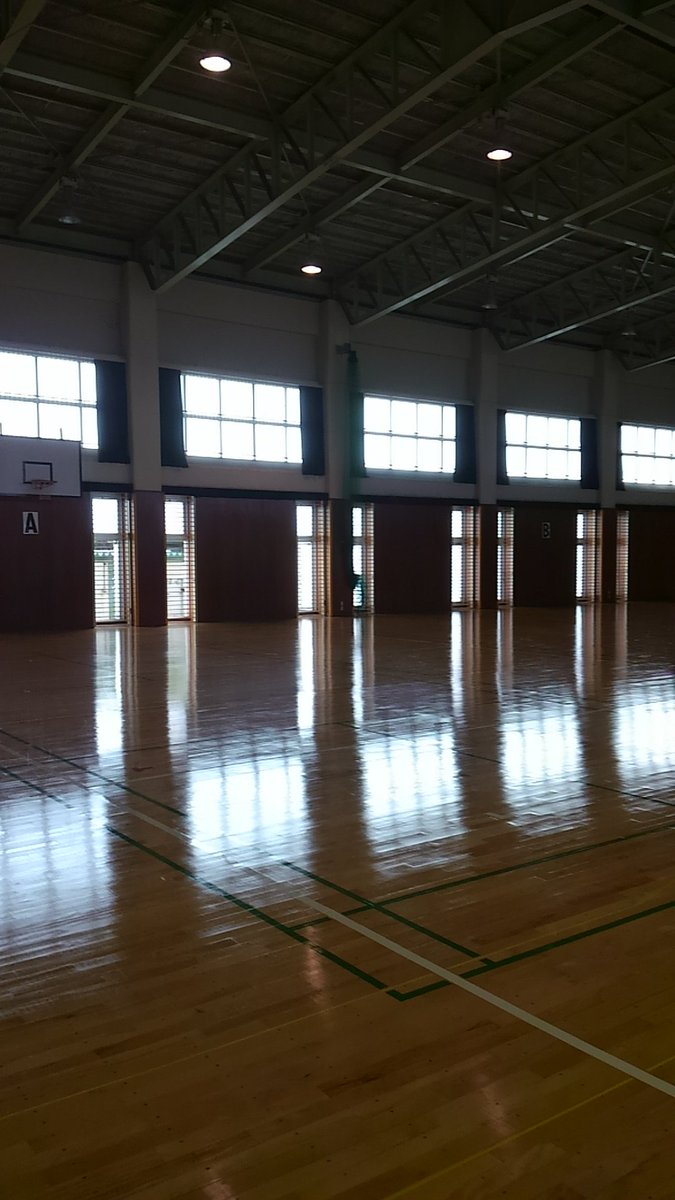 昨日は久々にチビ達とバスケ
熱かったー
いてて
全身筋肉痛