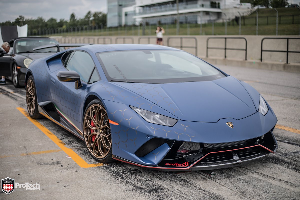 ProtechMC_TO's tweet photo. Bluemanté in its natural habitat #MondayMotivation #huracanperformante https://t.co/vMzaxOIMLA