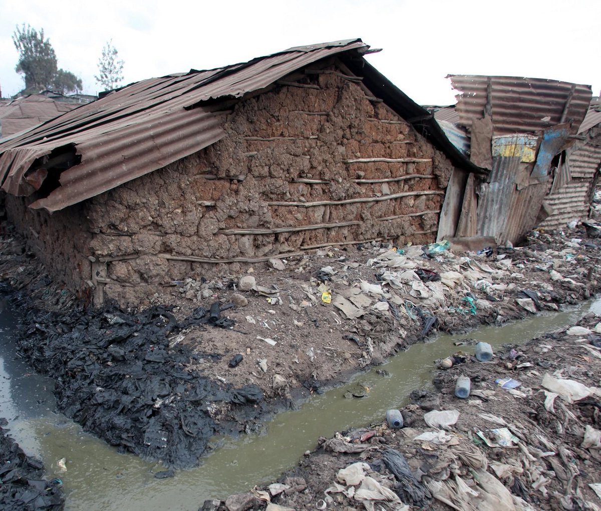 Our latest publication by <a href="/_bentidwell/">Ben Tidwell</a> assesses peri-urban #sanitation quality using a theoretically derived composite measure in Lusaka, #Zambia bit.ly/2n19SLQ