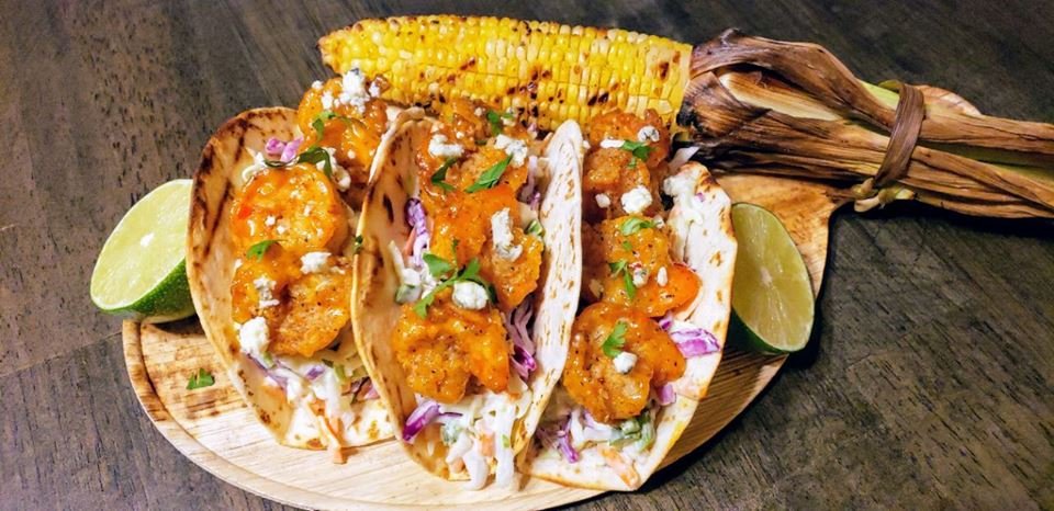 WorldFoodChamp's tweet photo. Congratulations to Stephanie Simmons for being crowned the @Walmart Food Champ Fresh contest Seafood Winner with her Spicy Fried Shrimp Tacos with Charred Jalapeño Blue Cheese Coleslaw!!
#Walmart #FoodChampFresh #FoodChamp #FoodSport #Winner #FriedShrimp #Tacos #ShrimpTacos https://t.co/VjWtC60PBu