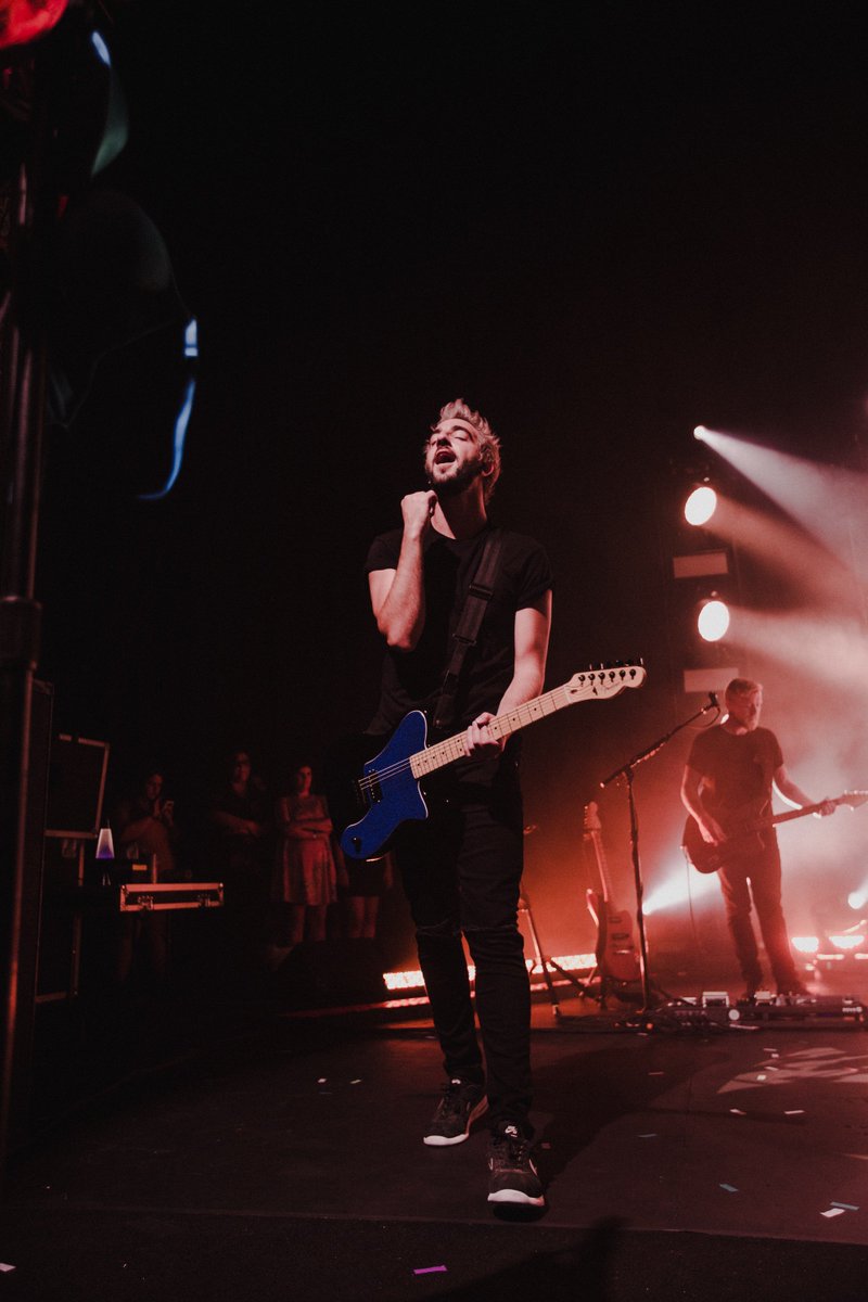 AllTimeLow's tweet photo. Kansas City was all smiles all the time for the second show on #SummerEverAfter! Great fun, great times, great people. All photos by @ashleyophoto w/ more on our Facebook. Day off today, and then Detroit tomorrow. https://t.co/B3E0MmuxOo