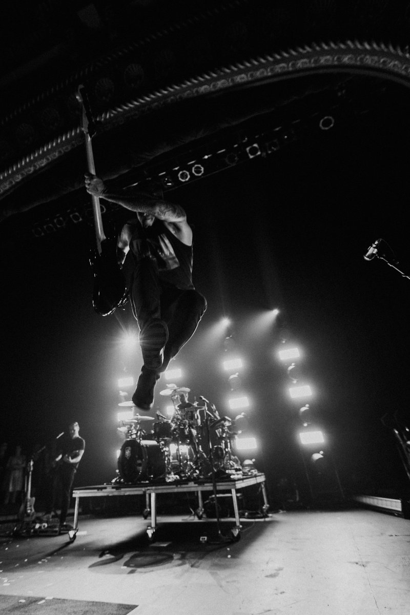 AllTimeLow's tweet photo. Kansas City was all smiles all the time for the second show on #SummerEverAfter! Great fun, great times, great people. All photos by @ashleyophoto w/ more on our Facebook. Day off today, and then Detroit tomorrow. https://t.co/B3E0MmuxOo