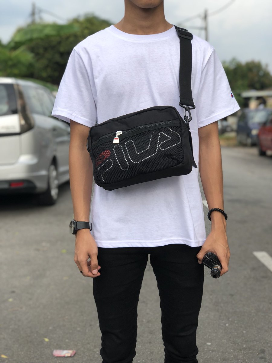 fourierstore's tweet photo. NAK BAWAK GI SEKOLAH BOLEH, NAK BAWAK GI JALAN JALAN PUN NGAM‼️

FILA MESSENGER BAG🔥
RM60 FREE POSTAGE💸
HIGH QUALITY💢
LIMITED STOCK😱

SIAPA CEPAT DIA DAPAT🤗
WS SAYA SEKARANG👇🏼
https://t.co/ErOKfhkNio https://t.co/5rVMfNtLPx