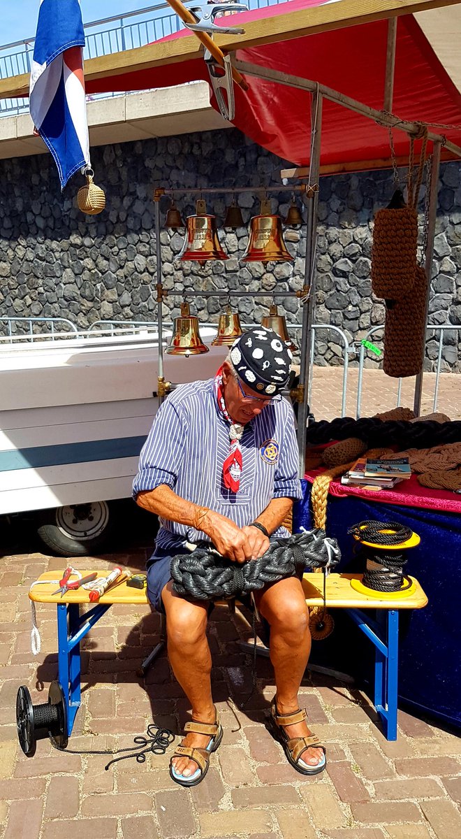 ArjaKastelein's tweet photo. De #sailout van de #tallshipsraces2018 #TSRH2018 was nog best af en toe slikken... Genoten in #harlingen aan de #waddenkust #dezeekust #wadden #werelderfgoed #waddenzee #wad #fryslân en TOP-organisatie!! #over4jaarweer??? https://t.co/HgZeD84yVj