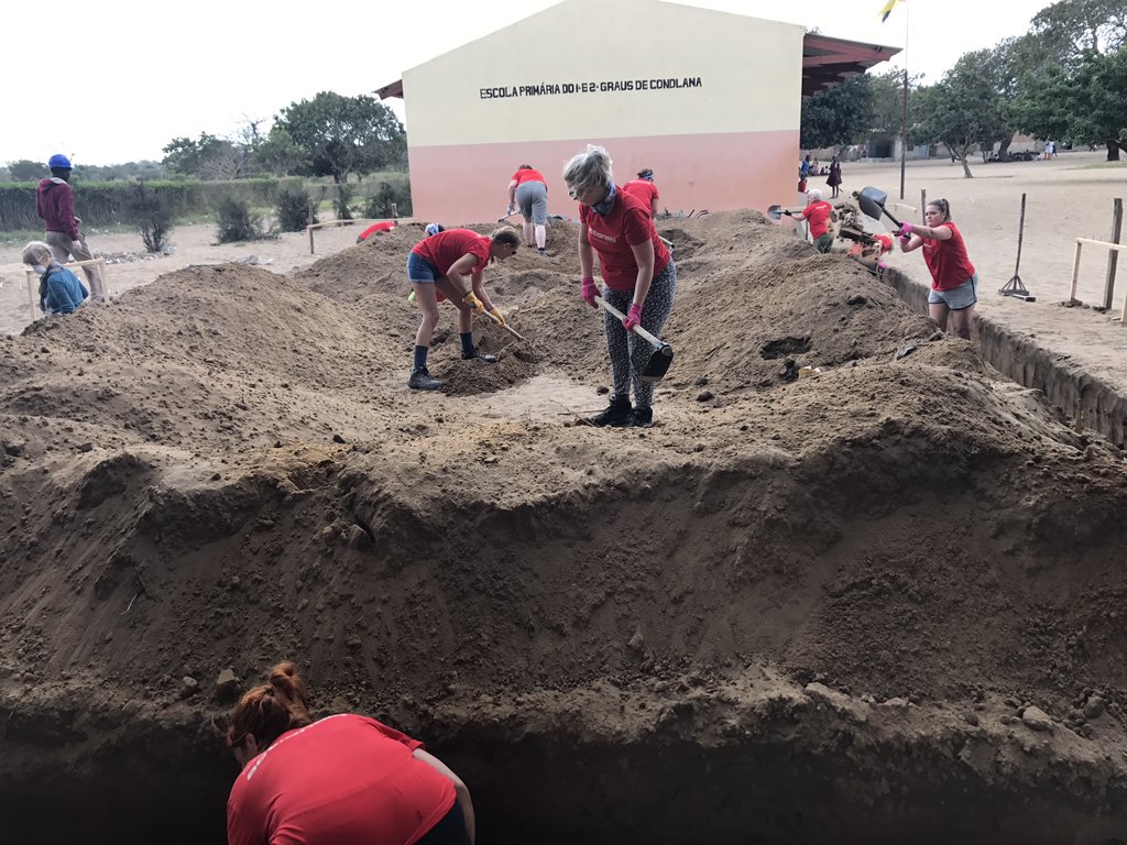 KathrynMorgan_2's tweet photo. To all of you who: donated books, bought raffle tickets, donated on our Just Giving page and supported in a million other ways, this is what you've helped us to do. 

The build begins... https://t.co/TNSc2L9aZw