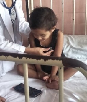 NationFirst_GVT's tweet photo. Hospitals are acknowledging #nationfirst, a 2 year tot of a daily wager was called back by Holy Family Andheri after being refused admission for lack of beds &amp; shall be treated FREE. @the_rahulkapoor &amp; Manoj apprised the Hospital of our work, the humble Social Worker called back. https://t.co/obyFg42aCx