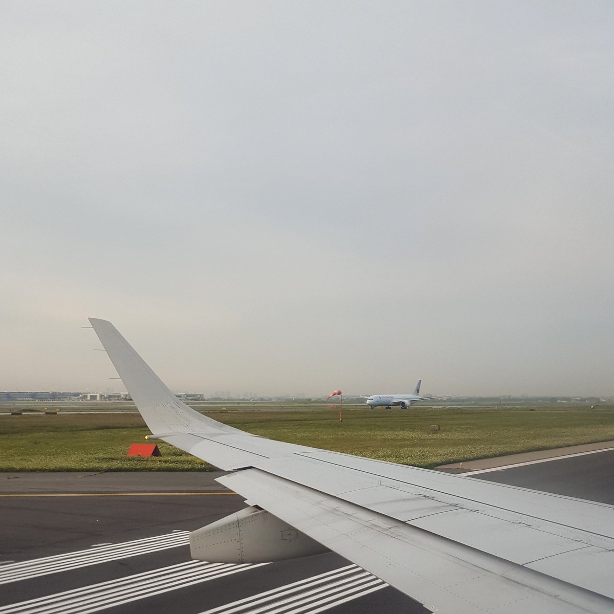 cstwrt's tweet photo. Flat open ground; determined and monitored territory; second busiest international gateway in NA...
#infrastructure #documentinglandscape https://t.co/N58R5gfnA5
