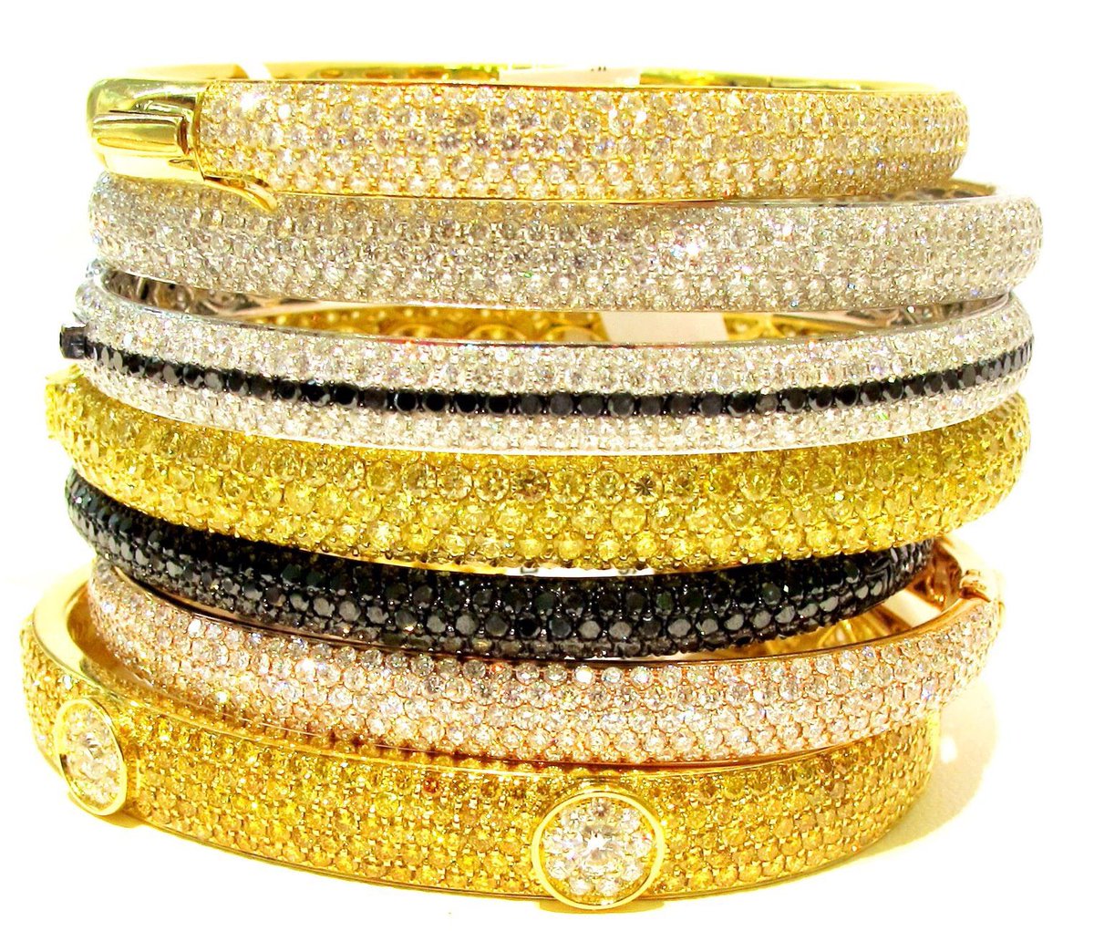 LaynaFriedman's tweet photo. #bracelets #designing #BeverlyHills #love #diamonds ##jewelryaddict #jewelry #jewelrylovers #colors #BlackDiamond #Yellowdiamonds #gemstones #gorgeous #Braceletoftheday ⁦@LaynaFriedman⁩ #LaynaFriedmanBeverlyHills #gift #couturefashion #jewels #girlsbestfriend #style #fun https://t.co/DQ8fYug2aj