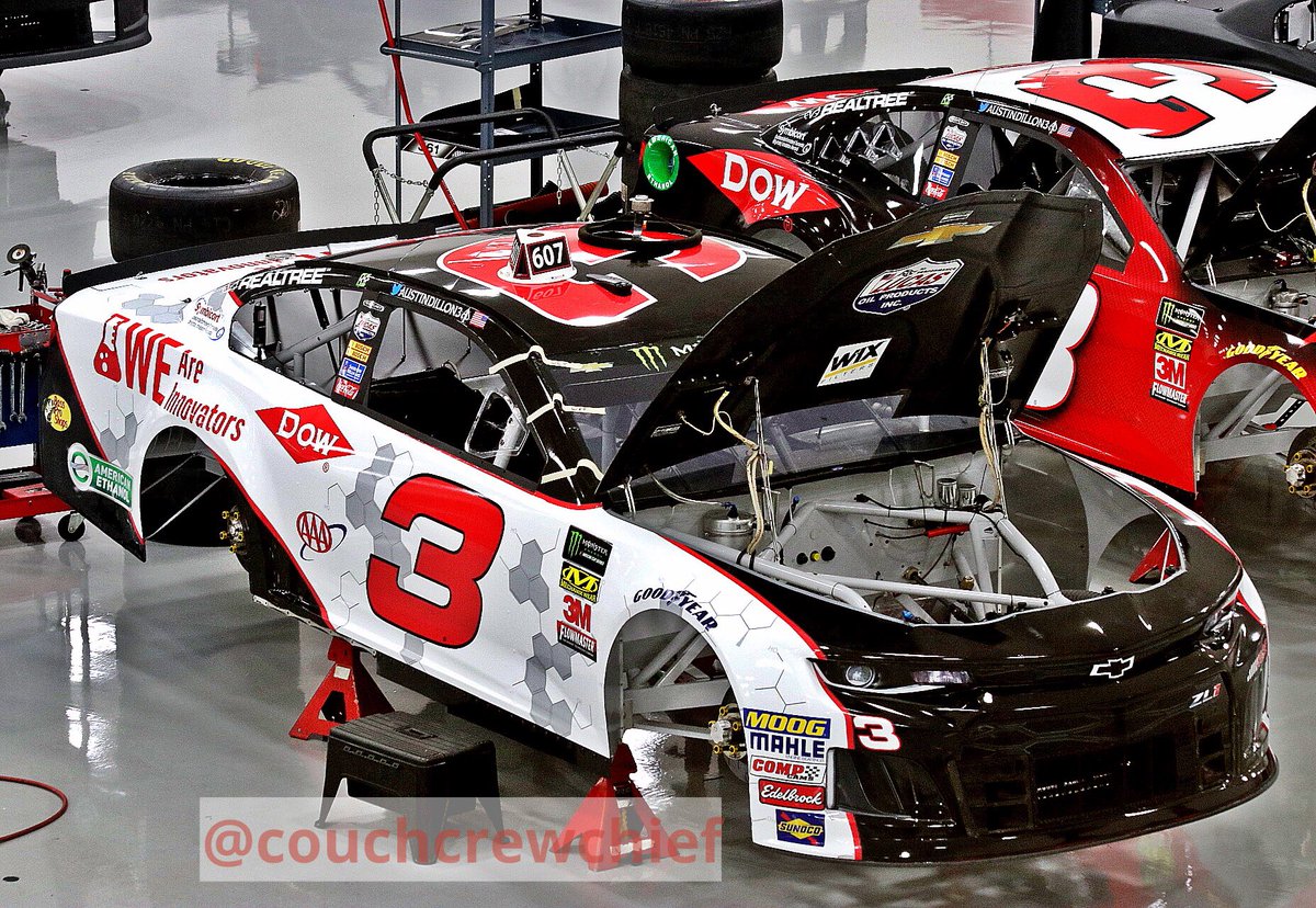 couchcrewchief's tweet photo. The @RCRCup @DowRacing #WeAreInnovators scheme. She’s looking hot and ready to roll. Hopefully @austindillon3 can take this to a win. #AD3 #NASCAR #BigRed3 

BTW @justinalexcc just walked by on the @RCRracing #FanWalk https://t.co/jsQZQn87zn