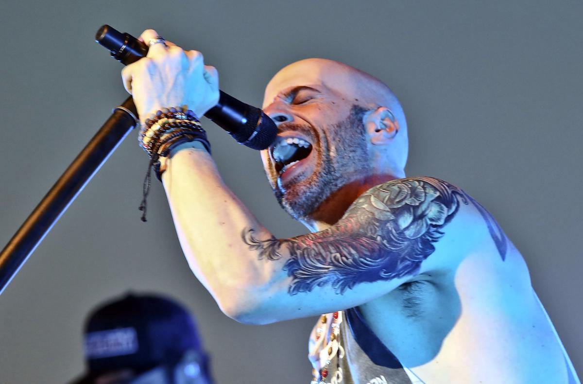 RVVoyles's tweet photo. ICYMI: @CHRIS_Daughtry, @crowdermusic bring the 33rd #DecaturCelebration to a close last night. Latest on the 3-day festival in downtown Decatur
https://t.co/GquipkHqO6 https://t.co/1yzYNCvIyH