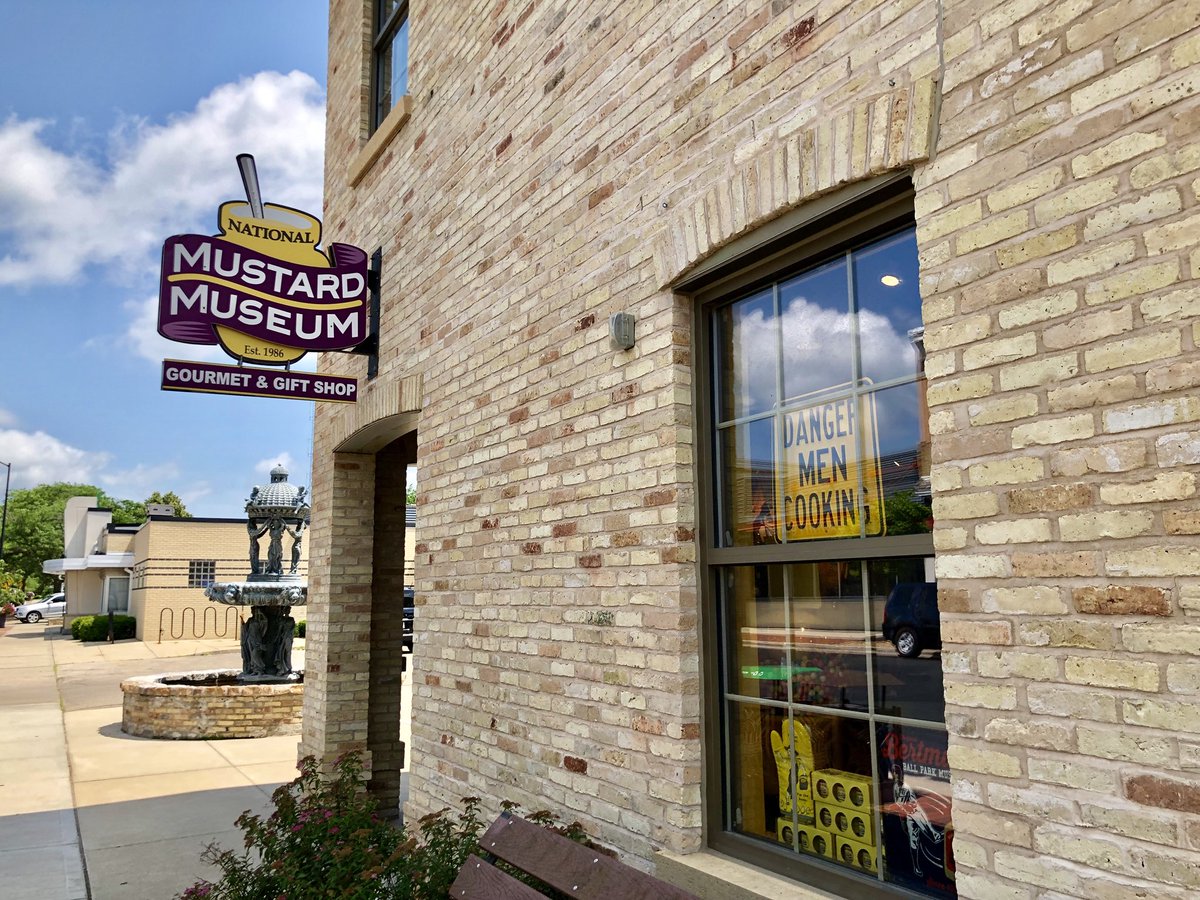 DaveGrauwels's tweet photo. Downtown Middleton has such a great vibe. The Middleton Trolley, historical Mustard Museum, Capital Brewery, Farmer's Market & numerous restaurants, taverns & shops all contribute to making this center hub one-of-a-kind.
https://t.co/uUAY1nSLV8 #VisitMiddleton #MiddletonWI https://t.co/t7NynWEyq0