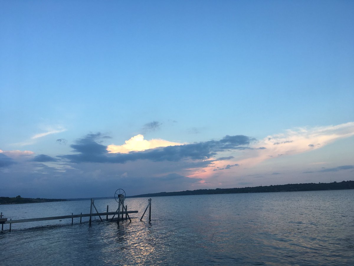 The moment my brain turned off and relax mode set in, I took this picture to remember the feeling. #ExploreSask  

I love my province.