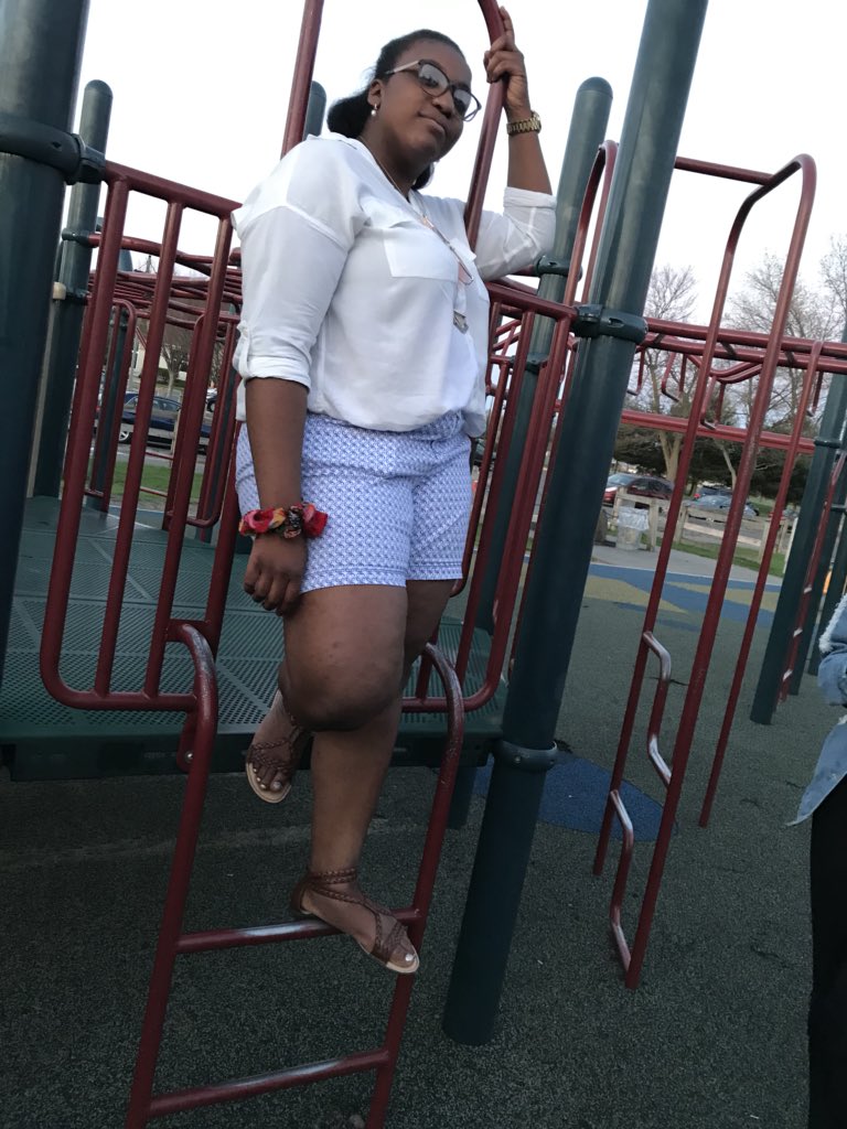 JewzeeLoo's tweet photo. it’s the queens birthday today, all rise. @UNpopular_celeb HAPPY BIRTHDAY https://t.co/kDkHkGRlfZ