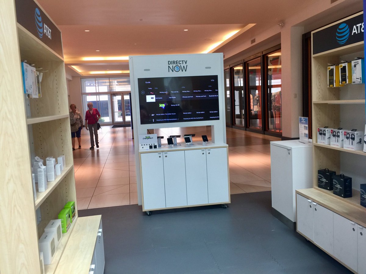 TamaraRaderIN's tweet photo. Check out our 3 new #Indianapolis area pop-up stores for #backtoschool shopping; Fashion Mall at Keystone, Castleton Square Mall, Greenwood Park Mall #attpopup #attemployee @ATTIndiana @HeartlandStates https://t.co/FgfNbTJ4DI