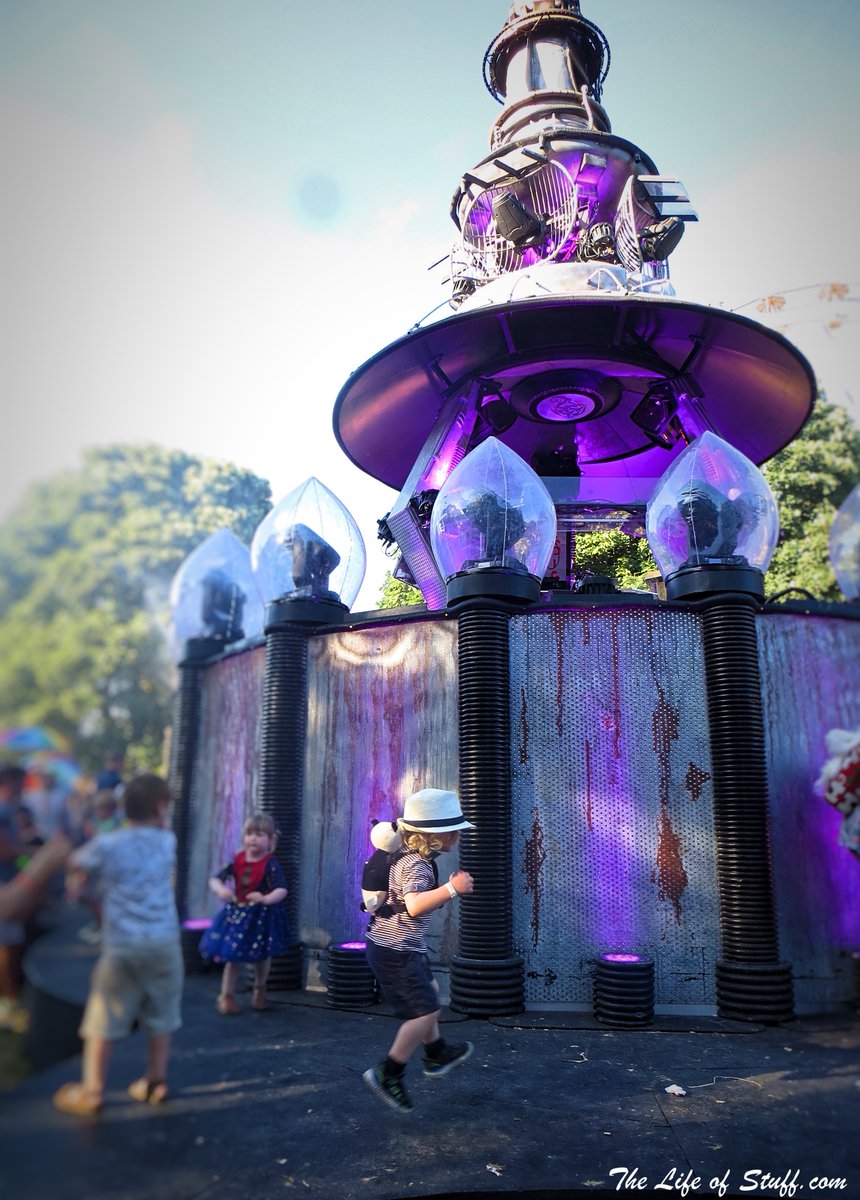 dLifeofStuff's tweet photo. All Together Now was superb yesterday - more on why soon.
In the meantime this is my favourite photo from our day. Our 3 year old little superstar Smith giving it socks at the Kids' Rave at Arcadia Spectacular!
♥️
#ATN2018 #ATN18 @ATNfestival @A_rcadia #Festival #Ireland https://t.co/qA7nj1a3XF