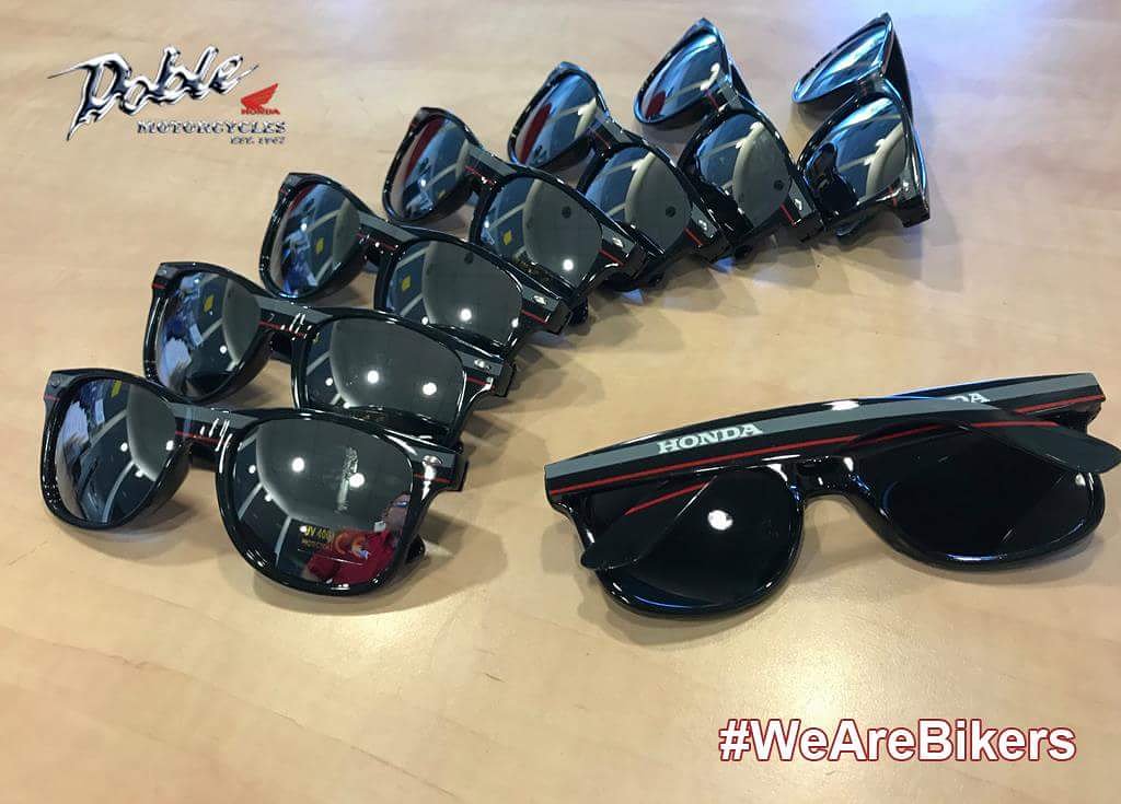 DobleHonda's tweet photo. During this long hot weather spell, we're giving away a few sets of these Honda  Shades!

All you need to do to be in with a chance of getting them is to share this post and give us a Facebook review.

We'll draw the winner on friday!

Good Luck!

#ReviewToWin

#WeAreBikers https://t.co/qVTXrZvtuj