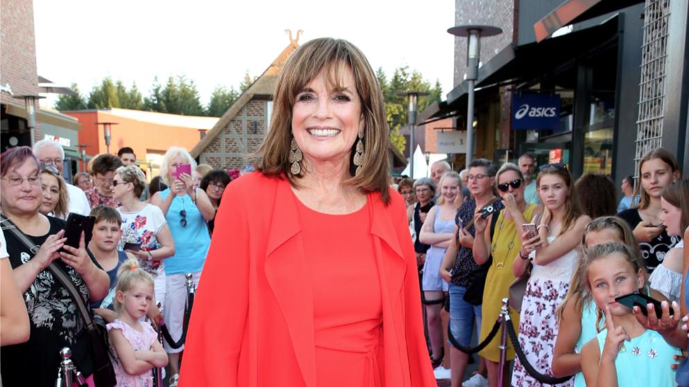 DallasFanzine's tweet photo. Linda Gray on visit last week to Designer Outlet Soltau in Germany.  #Dallas40  #DALLAS https://t.co/VikosYZIzQ