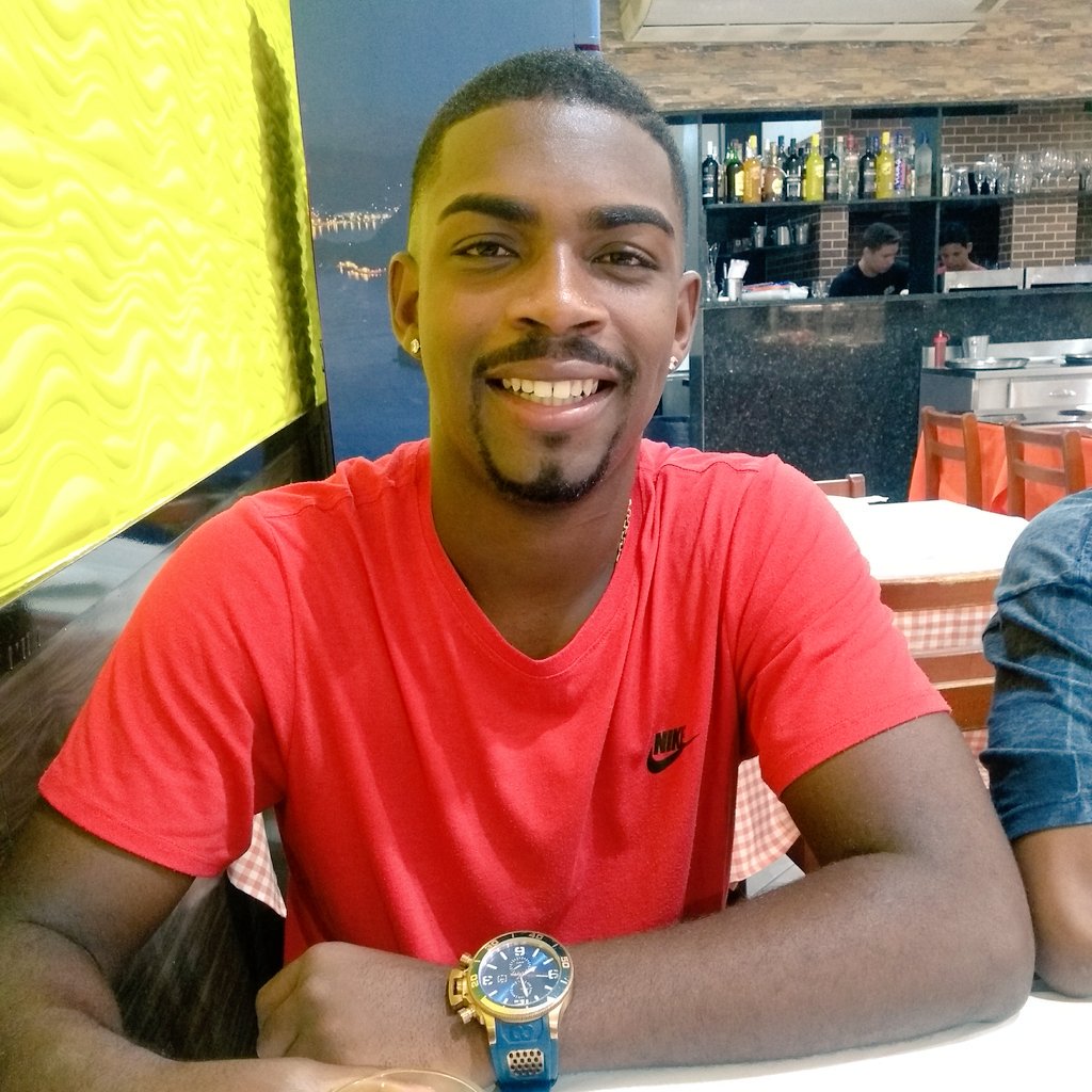 DouglasNenet10's tweet photo. #NewProfilePic 🙊👀 https://t.co/EyBeYhu91F